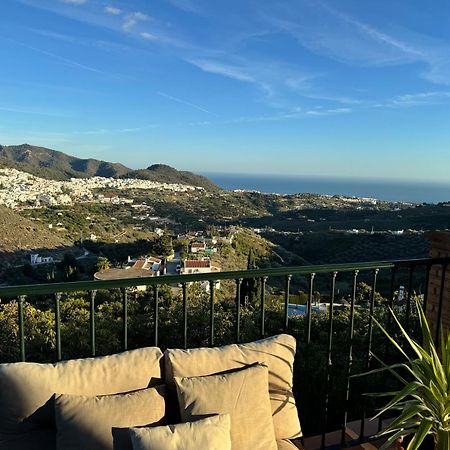Villa En Frigiliana Con Piscina, Jacuzzi Y Espectaculares Vistas Buitenkant foto