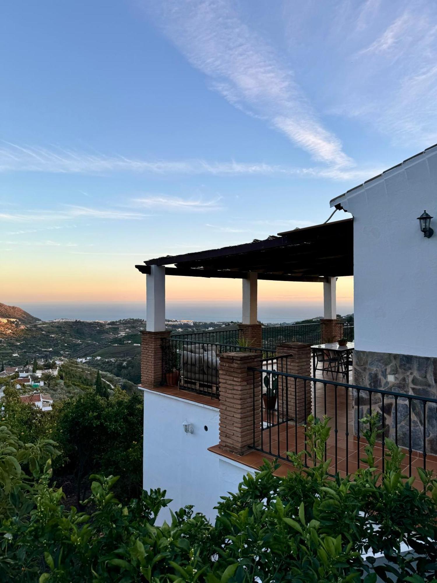 Villa En Frigiliana Con Piscina, Jacuzzi Y Espectaculares Vistas Buitenkant foto