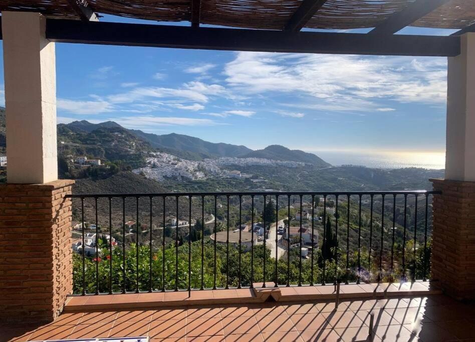 Villa En Frigiliana Con Piscina, Jacuzzi Y Espectaculares Vistas Buitenkant foto