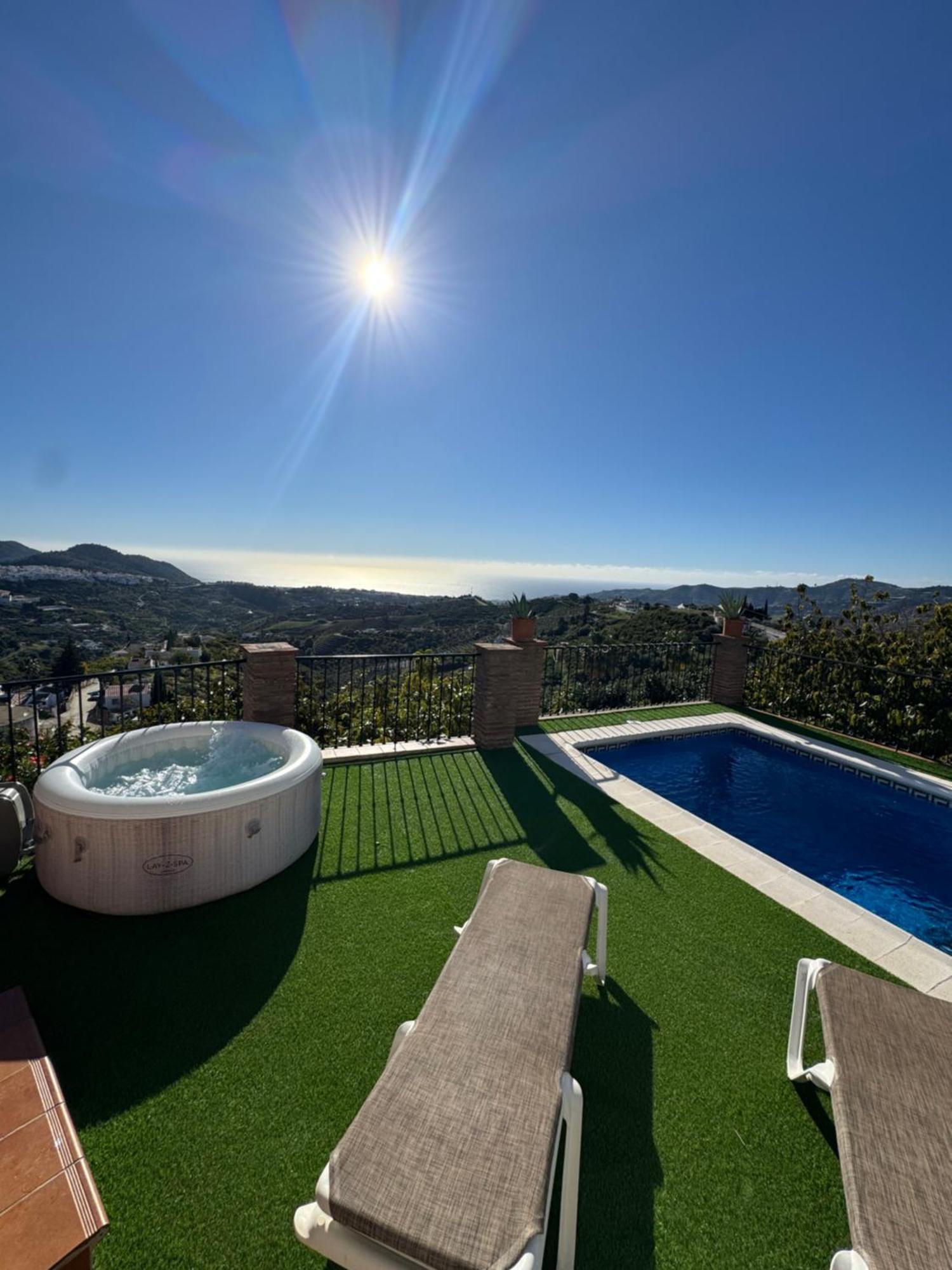 Villa En Frigiliana Con Piscina, Jacuzzi Y Espectaculares Vistas Buitenkant foto